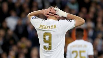 Benzema se lamenta por una ocasión fallada contra el Manchester City.