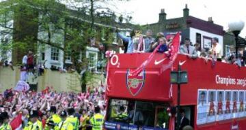 2004. Arsene Wenger y el Arsenal campeón de la Premier League.