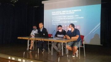 Momento de la Asamblea de la Federación de Peñas con la intervención del director del gabinete de presidencia del Real Valladolid, David Espinar.