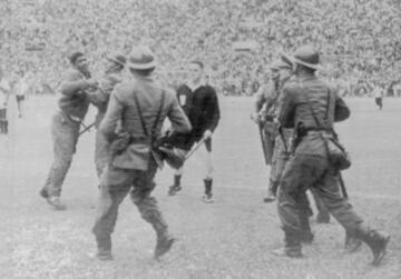 El 24 de mayo de 1964, en el Estadio Nacional, 320 personas fallecieron y más de 800 resultaron heridas. Jugaban Perú y Argentina para clasificarse a los Juegos Olímpicos de Tokio, y una jugada polémica fue la causante del descontento entre la hinchada, con invasión de campo incluida tratando de agredir al árbitro.