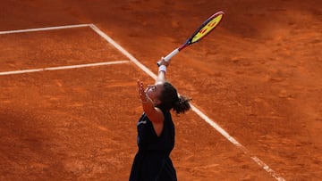 Tennis - Italian Open - Foro Italico, Rome, Italy - May 15, 2025 Italy's Jasmine Paolini celebrates after winning her semi final match against Peyton Stearns of the U.S. REUTERS/Aleksandra Szmigiel