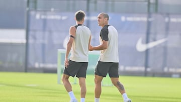 Barcelona�s Spanish midfielder Oriol Romeu arrives at a training session at the Joan Gamper training ground in Sant Joan Despi, near Barcelona, on July 19, 2023. (Photo by Pau BARRENA / AFP)