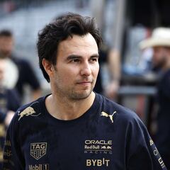 Checo Pérez, en el palco del Estadio BBVA junto a Emilio Azcárraga para apoyar al América