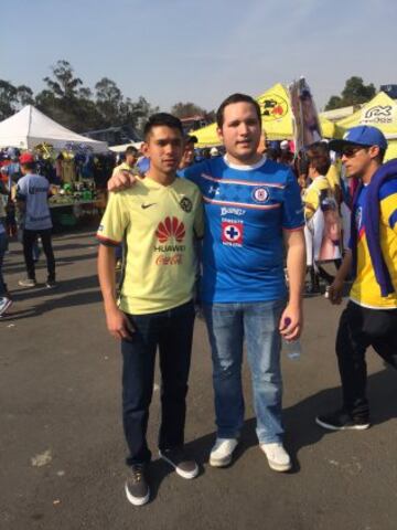 Juntos americanistas y celestes.