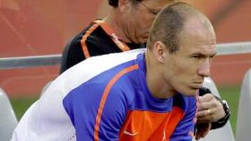 <b>FOCO DE ATENCIÓN. </b>Robben podría debutar hoy en el Mundial.