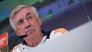 MADRID, 06/12/2024.- El entrenador italiano del Real Madrid Carlo Ancelotti ofrece una rueda de prensa tras el entrenamiento del equipo este viernes en Valdebebas, en la víspera de su enfrentamiento al Girona en partido de Liga. EFE/Fernando Villar