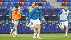 Yuri Berchiche junto a Berenguer y Unai L&oacute;pez.
 
 
 
 
 
 
 
 
 
 
 
 