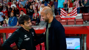 14/01/24 PARTIDO 2ª DIVISION 
 SPORTING DE GIJON - TENERIFE
RAMIREZ SALUDA A ASIER GARITANO ENTRENADOR DEL TENERIFE