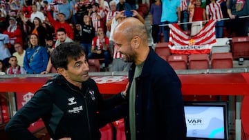 14/01/24 PARTIDO 2ª DIVISION
SPORTING DE GIJON - TENERIFE
RAMIREZ SALUDA A ASIER GARITANO ENTRENADOR DEL TENERIFE