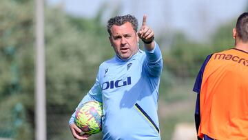 02/05/23 CADIZ CF ENTRENAMIENTO SERGIO GONZALEZ