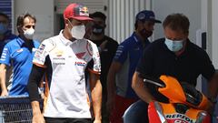 Repsol Honda Team&#039;s Spanish rider Marc Marquez leaves after a medical check-up at the Jerez race track in Jerez de la Frontera on July 23, 2020 ahead of the Andalucia Grand Prix. - Marquez will unexpectedly compete in this weekend&#039;s Andalucia Grand Prix after passing a medical check-up just 48 hours after he underwent surgery on a broken arm. (Photo by STR / AFP)
 PUBLICADA 12/08/20 NA MA33 1COL