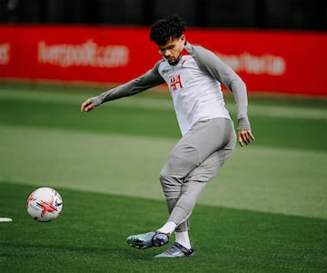 Luis Díaz está de vuelta. El extremo regresó a entrenamientos grupales en Liverpool y apunta al partido contra Manchester City. El club compartió su alegría en la práctica.