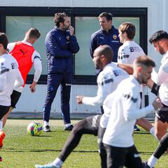 Al Valencia le va la vida en abril