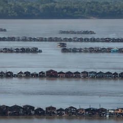 Por qué hay más de 300 barcos en medio de un río brasileño
