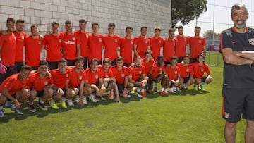 Óscar Fernández y el Atlético juvenil.