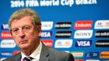 Hodgson, con gesto muy serio durante la conferencia de Prensa.