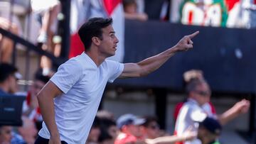 Iñigo Pérez, dando instrucciones en Vallecas.