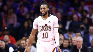 PHILADELPHIA, PENNSYLVANIA - NOVEMBER 21: Darius Garland #10 of the Cleveland Cavaliers reacts during the fourth quarter against the Philadelphia 76ers at the Wells Fargo Center on November 21, 2023 in Philadelphia, Pennsylvania. NOTE TO USER: User expressly acknowledges and agrees that, by downloading and or using this photograph, User is consenting to the terms and conditions of the Getty Images License Agreement. Tim Nwachukwu/Getty Images/AFP (Photo by Tim Nwachukwu / GETTY IMAGES NORTH AMERICA / Getty Images via AFP)