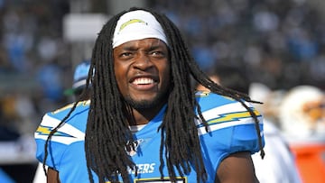 El contrato de novato del running back expir&oacute; y es agente libre; la organizaci&oacute;n de Dean Spanos ser&aacute; mesurada al intentar firmar de nuevo a Gordon.