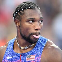 The trash talk between Noah Lyles and Tyreek Hill begins, “As long as we don’t get people’s mamas involved, I don’t care.”