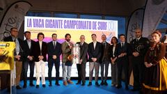 Un año natural a la espera de las olas gigantes en Santander: presentada La Vaca Gigante 2026