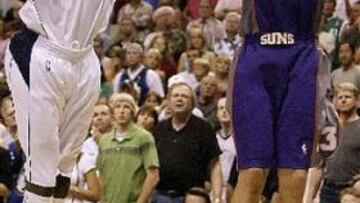 <B>EL TRIPLE DEFINITIVO. </B>Nas metió a Phoenix en la final con un triple en la prórroga.