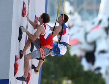 Ginés se sube por las paredes
