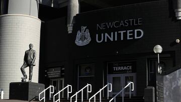 Soccer Football - Newcastle United - Newcastle, Britain, April 15, 2020  A general view outside St James&#039; Park  Action Images via Reuters/Lee Smith