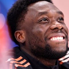 Davies se ‘olvida’ del Madrid: “Seguiré aquí cinco años... o más”