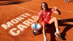 Stefanos Tsitsipas, con el trofeo en Montecarlo.