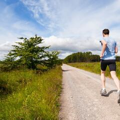 Paga 80 euros para que corran una maratón por él y se queda en casa: “Es un poco hacer trampa”
