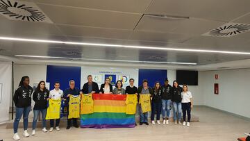 Imagen de la presentación de la Liga Arcoiris con la que el deporte grancanario quiere combatir la discriminación hacia el colectivo LGTBI.