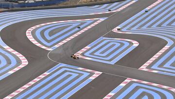 Un McLaren en la chicane de Paul Ricard.