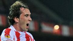 Godín: "El momento de Forlán va a llegar"