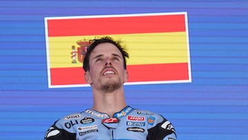 Álex Márquez en lo alto del podio de Jerez.