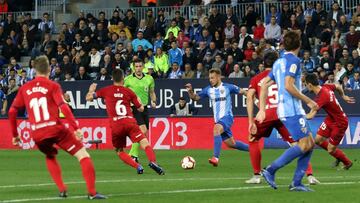 Osasuna somete a un M¨¢laga que se estanca en su mediocridad