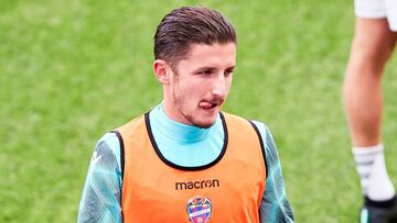 Enis Bardhi of Levante warms up before the Spanish league, La Liga Santander, football match played between Athletic Club de Bilbao and Levante UD at San Mames stadium on October 18, 2020 in Bilbao, Spain.
AFP7
18/10/2020 ONLY FOR USE IN SPAIN