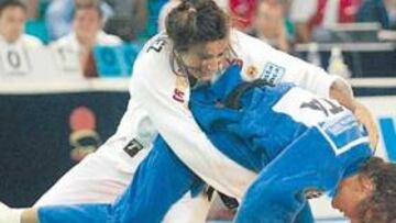 <b>ABANDERADA. </b>Isabel Fernández es el máximo exponente del trabajo de Alejandro Blanco por el judo nacional. Fue la abanderada en Atenas y ayer ganó la medalla de oro.