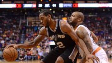 P.J. Tucker defiende a Kawhi Leonard.