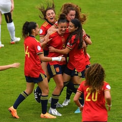 España golea a Finlandia y tiene un pie y medio en semifinales