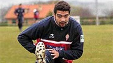 <B>VOLVERÁ AL RAYO</B>. Míchel tiene claro que no continuará en Gijón y que su futuro está en el Rayo Vallecano, club al que pertenece.