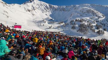 Espectadores en el evento de Baqueira en 2023.