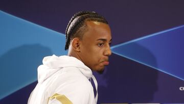 "Me mordieron para robarme la camiseta de Koundé… y ahora la tiene un rapero"