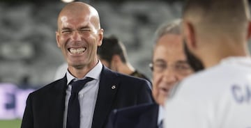 Zidane, en un momento de la celebración de la Liga 34 del Madrid.