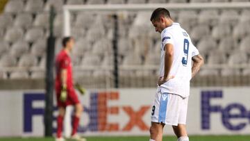 Lazio&#039;s Italian forward Alessandro Rossi reacts after conceding a goal during the Europa League Group H football match between Apollon Limassol and SS Lazio on November 29, 2018, at the GSP stadium in Nicosia. (Photo by - / AFP)