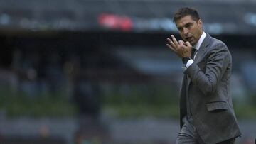 Diego Alonso un enamorado de la afición del Monterrey