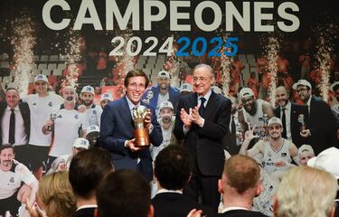 José Luis Martínez-Almeida y Florentino Pérez durante la recepción. 