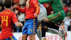 Víctor Valdés debutó con una salida 'a lo Casillas'