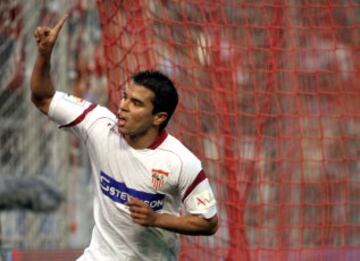 Javier Saviola lució las dos elásticas: su gran momento fue marcar dos goles en el último partido que Zidane disputó en la Liga española...