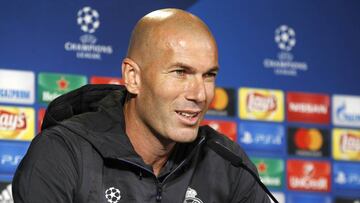 Zidane, en la rueda de prensa que ofreci&oacute; en Dortmund.